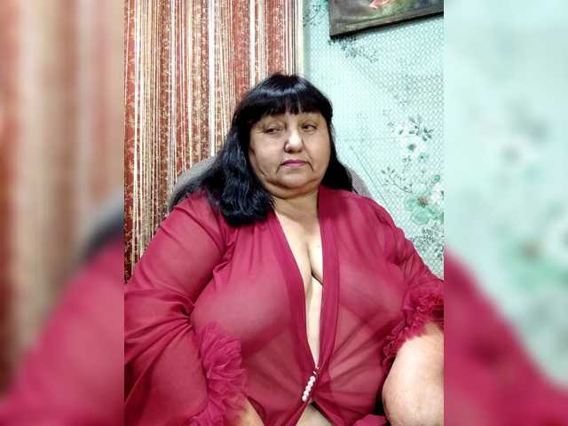 Nezsbudka live cam on BongaCams