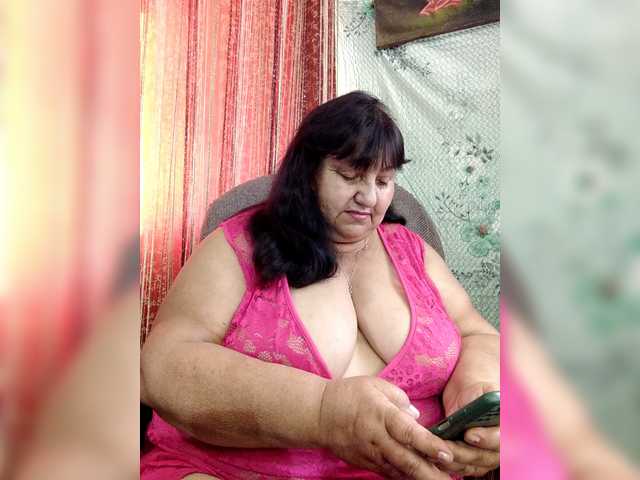 Nezsbudka live cam on BongaCams