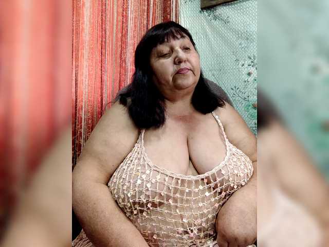 Nezsbudka live cam on BongaCams