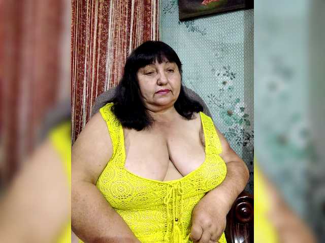 Nezsbudka live cam on BongaCams