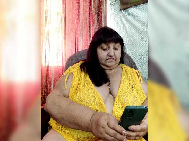 Nezsbudka live cam on BongaCams