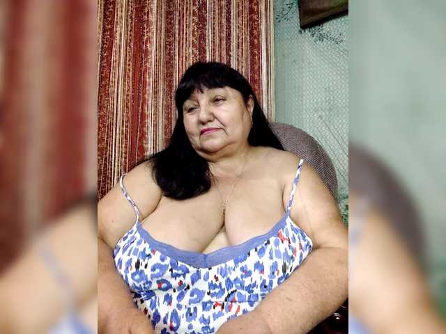 Nezsbudka live cam on BongaCams