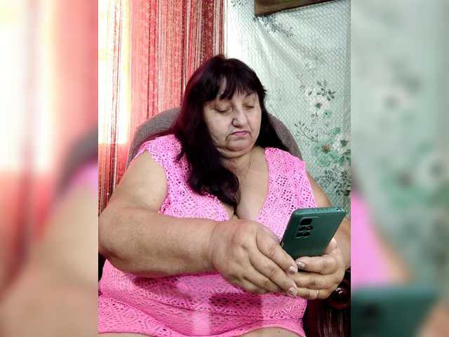 Nezsbudka live cam on BongaCams