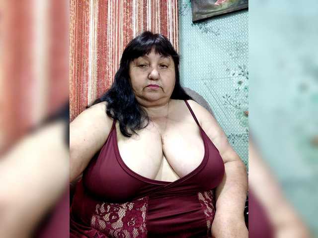 Nezsbudka live cam on BongaCams