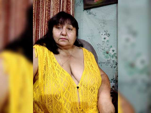 Nezsbudka live cam on BongaCams