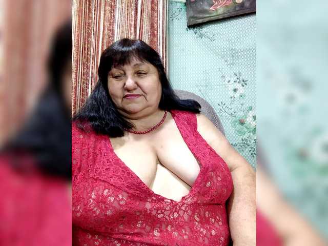 Nezsbudka live cam on BongaCams