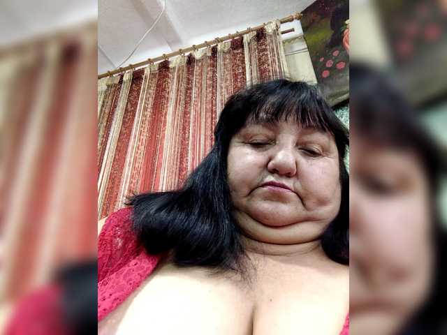 Nezsbudka live cam on BongaCams