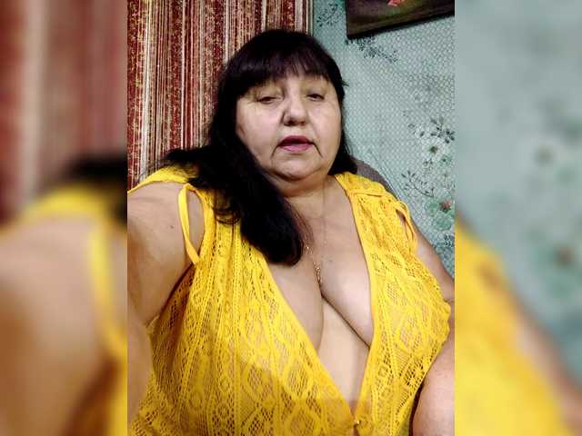 Nezsbudka live cam on BongaCams