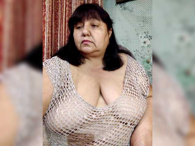 Nezsbudka live cam on BongaCams