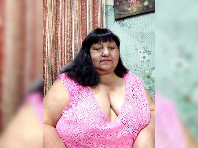 Nezsbudka live cam on BongaCams