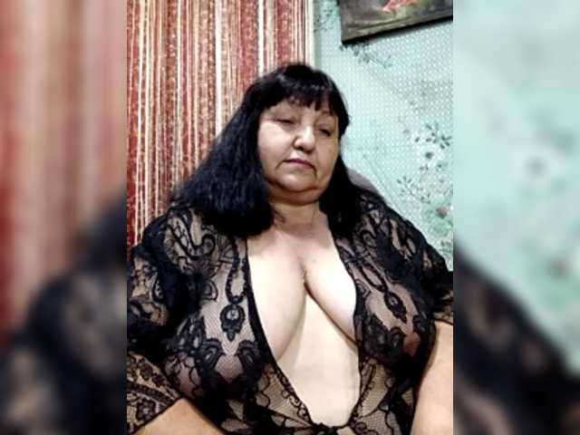 Nezsbudka live cam on BongaCams