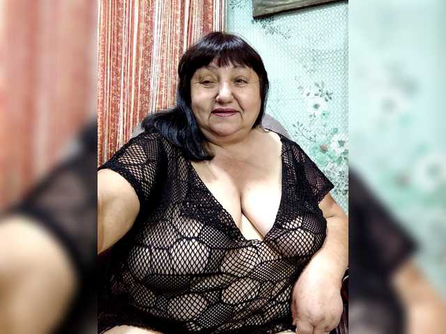 Nezsbudka live cam on BongaCams