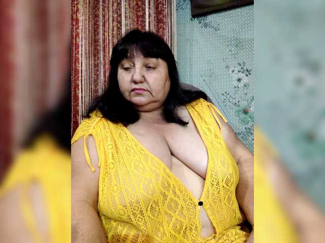 Nezsbudka live cam on BongaCams