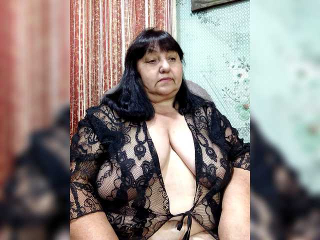 Nezsbudka live cam on BongaCams