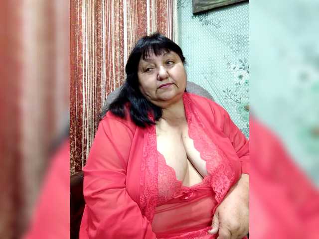 Nezsbudka live cam on BongaCams