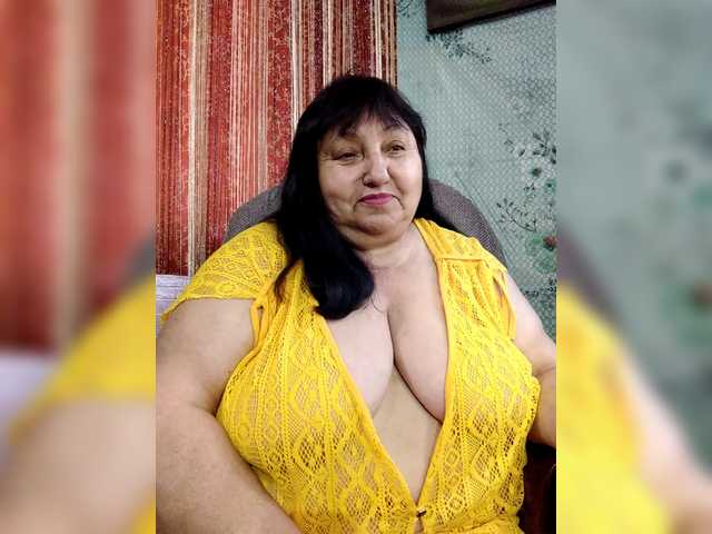 Nezsbudka live cam on BongaCams