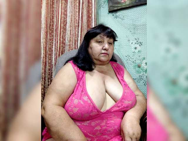 Nezsbudka live cam on BongaCams