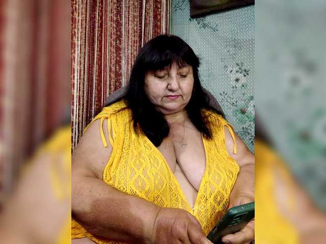 Nezsbudka live cam on BongaCams