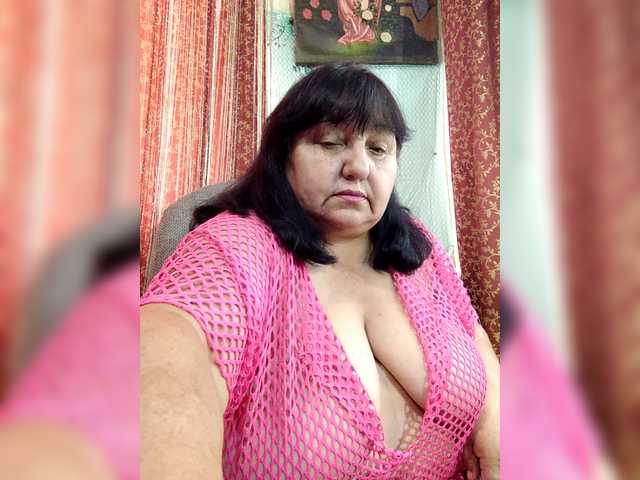 Nezsbudka live cam on BongaCams