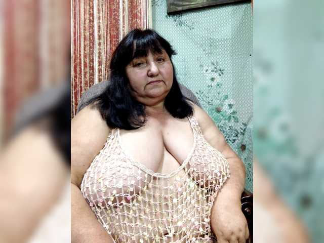 Nezsbudka live cam on BongaCams