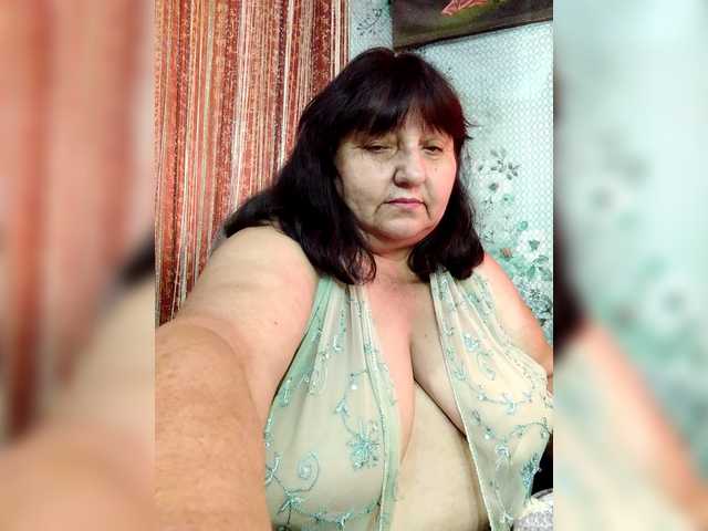 Nezsbudka live cam on BongaCams