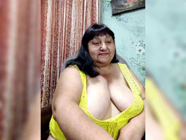 Nezsbudka live cam on BongaCams