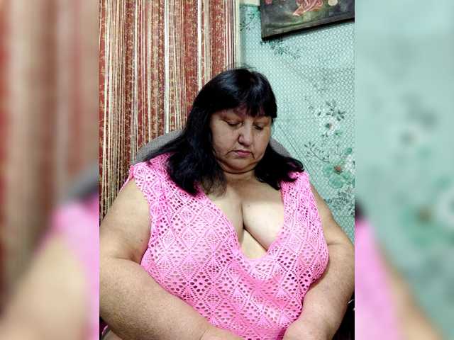 Nezsbudka live cam on BongaCams