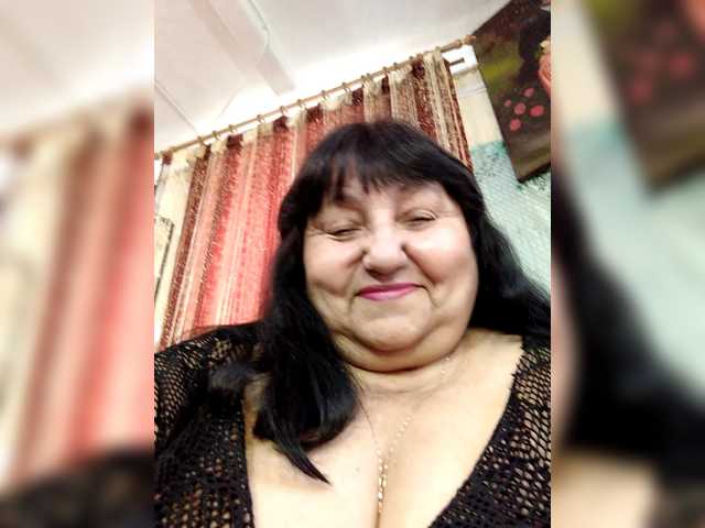 Nezsbudka live cam on BongaCams