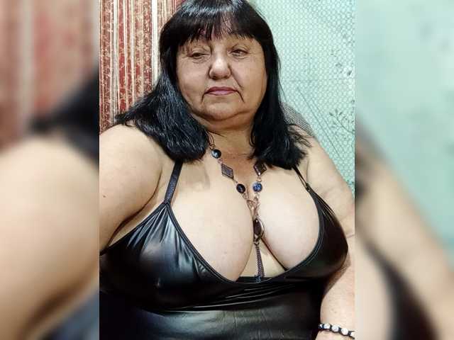 Nezsbudka live cam on BongaCams