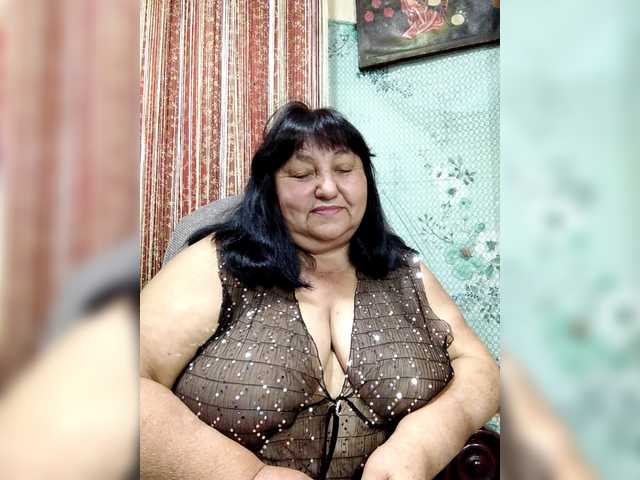 Nezsbudka live cam on BongaCams