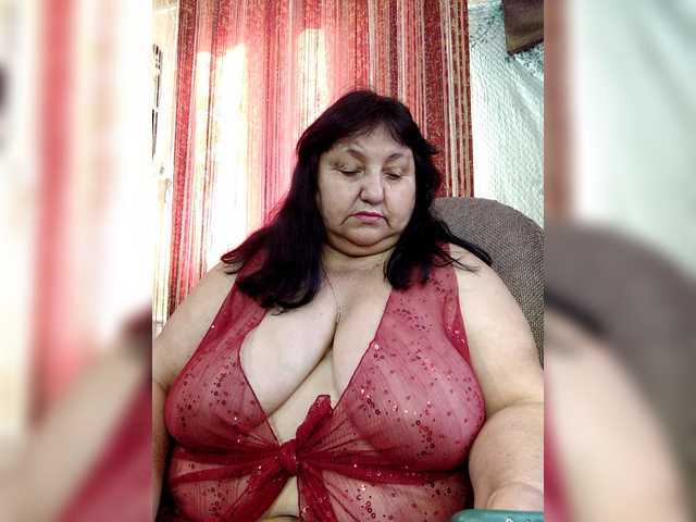 Nezsbudka live cam on BongaCams