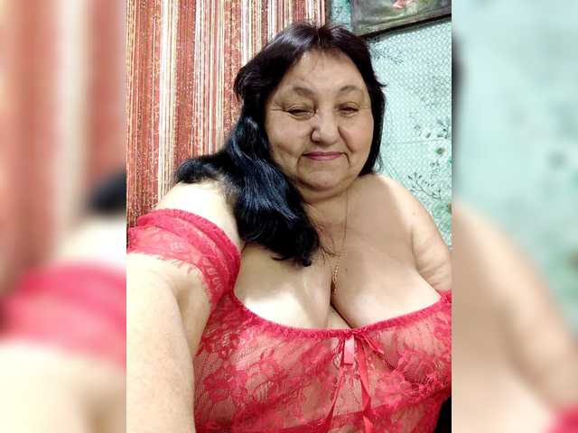 Nezsbudka live cam on BongaCams