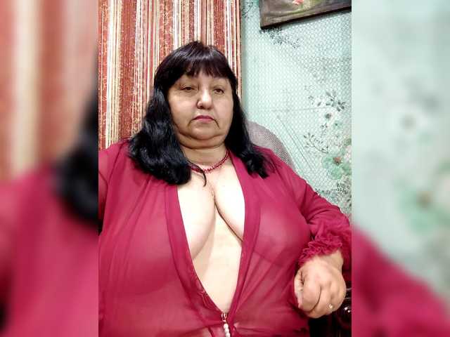 Nezsbudka live cam on BongaCams