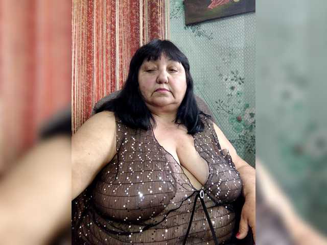 Nezsbudka live cam on BongaCams