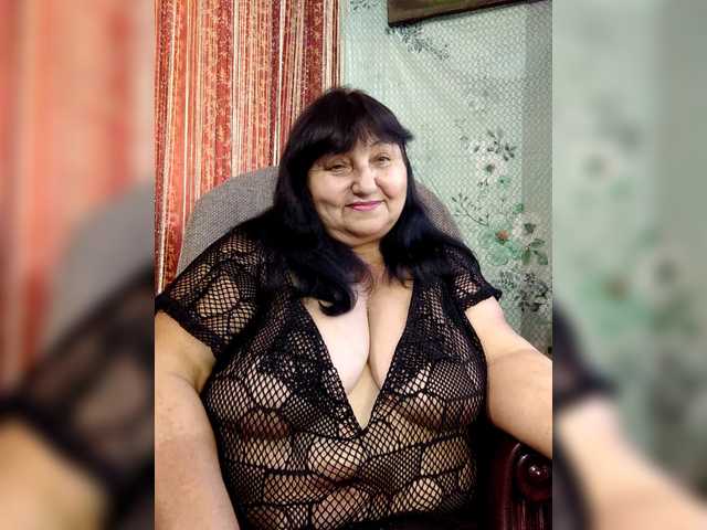 Nezsbudka live cam on BongaCams