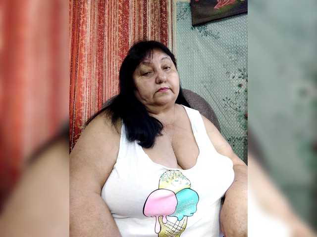 Nezsbudka live cam on BongaCams
