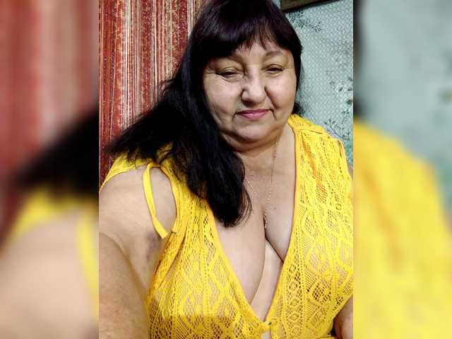 Nezsbudka live cam on BongaCams