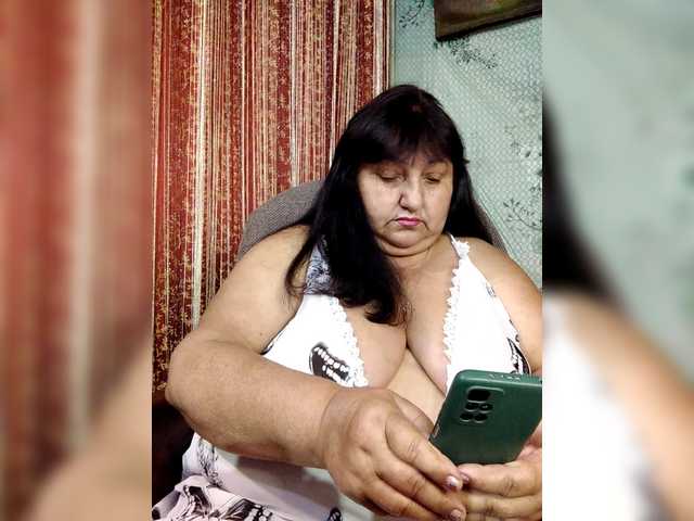 Nezsbudka live cam on BongaCams