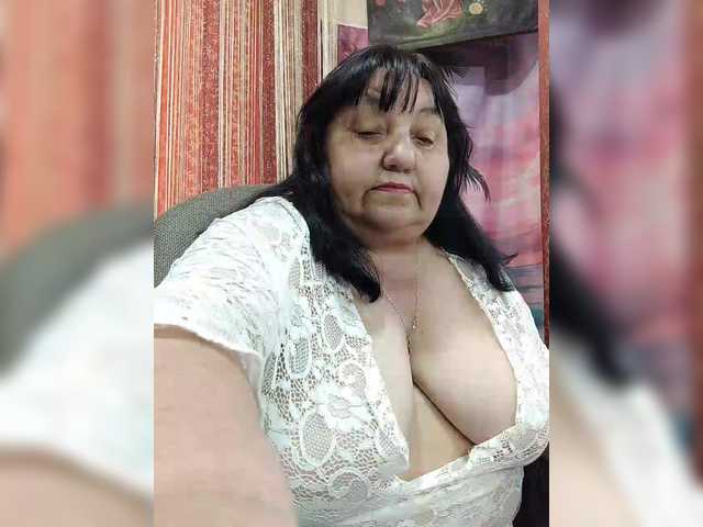 Nezsbudka's BongaCams show and profile