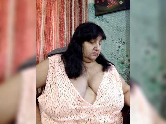 Nezsbudka live cam on BongaCams