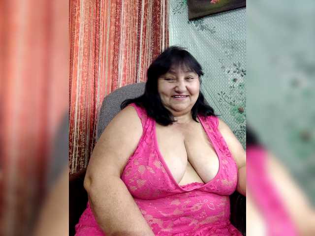 Nezsbudka live cam on BongaCams