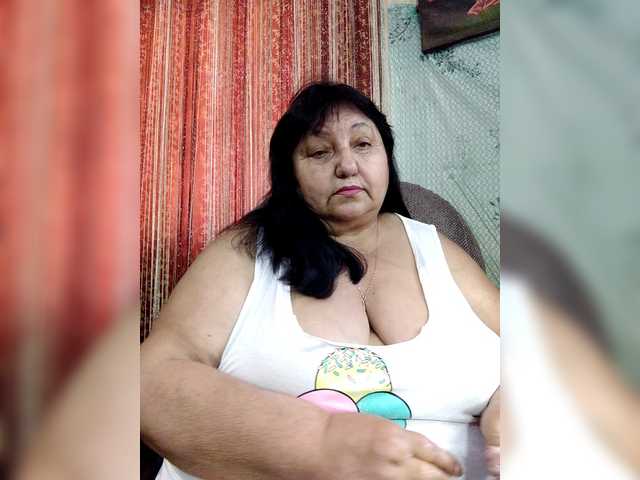 Nezsbudka live cam on BongaCams