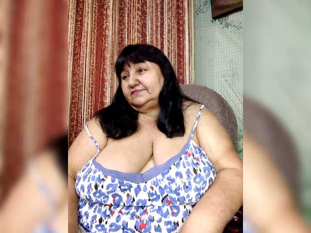 Nezsbudka live cam on BongaCams