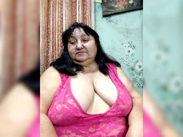 Nezsbudka live cam on BongaCams