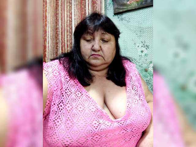 Nezsbudka live cam on BongaCams