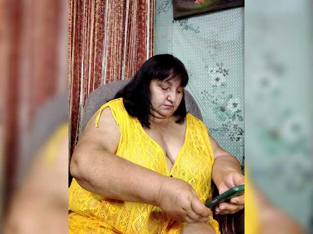 Nezsbudka live cam on BongaCams