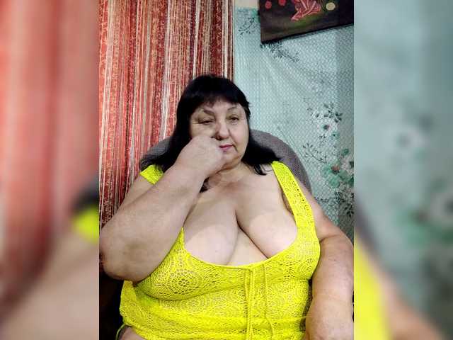 Nezsbudka live cam on BongaCams
