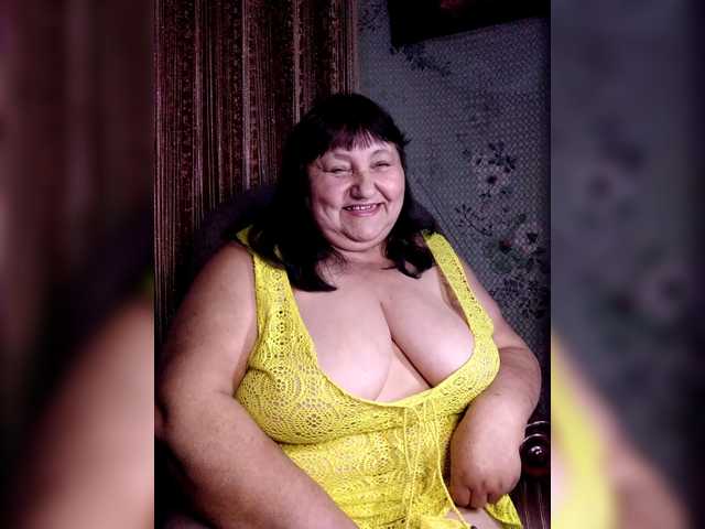 Nezsbudka live cam on BongaCams