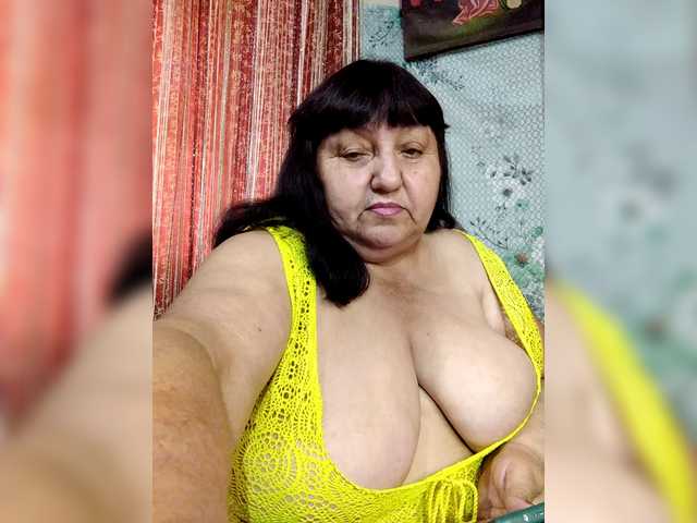 Nezsbudka live cam on BongaCams