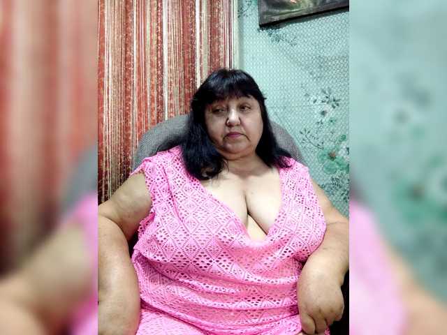 Nezsbudka live cam on BongaCams